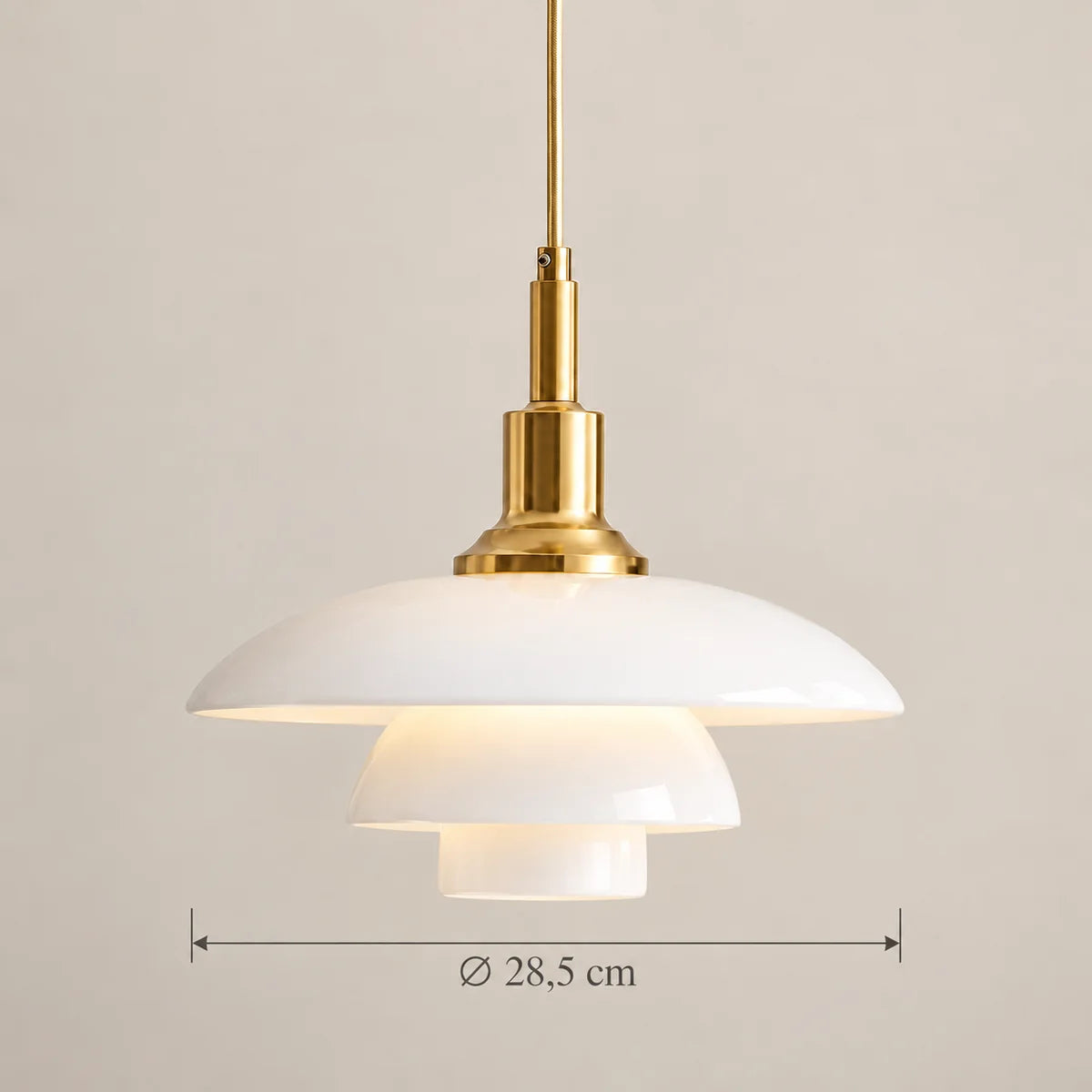 Dimensions de la suspension Menton doré et blanc : Ø 28,5 cm
