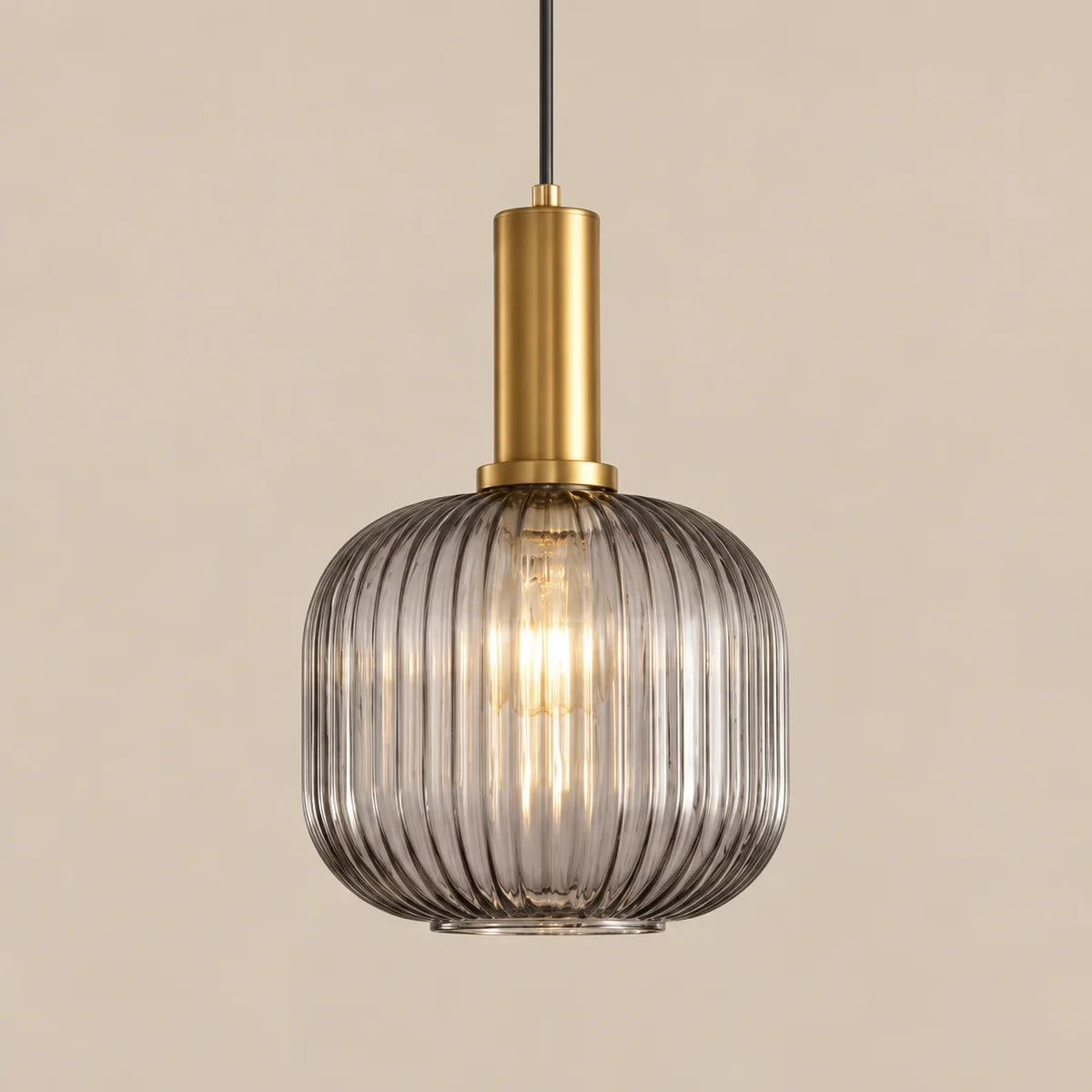 Suspension Dieulefit bocal gris fumé, verre strié